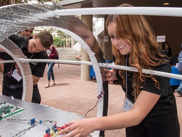 students with hyperloop project